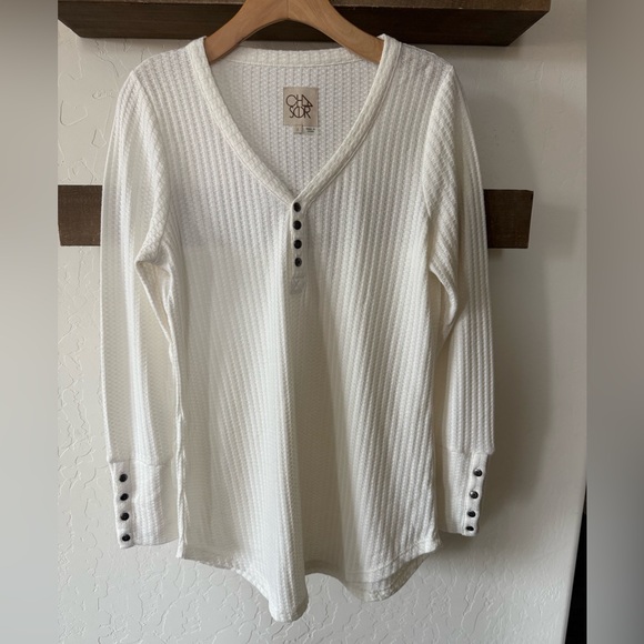 Chaser|White soft waffle knit thermal long sleeve top with cute buttons•••Large - Picture 2 of 10